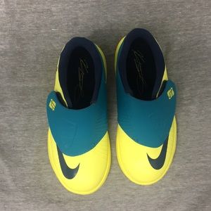 Nike KD kids Velcro sneakers